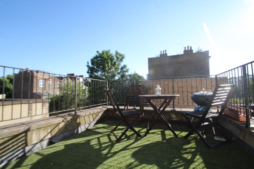 Property photo 2 of 8 Photo 02