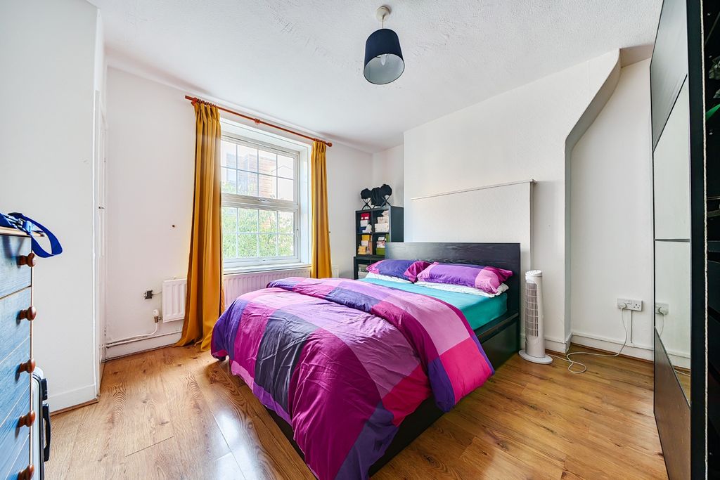 Property photo 1 of 8 5895830