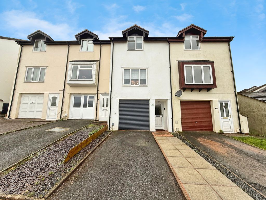 Property photo 1 of 12 Front