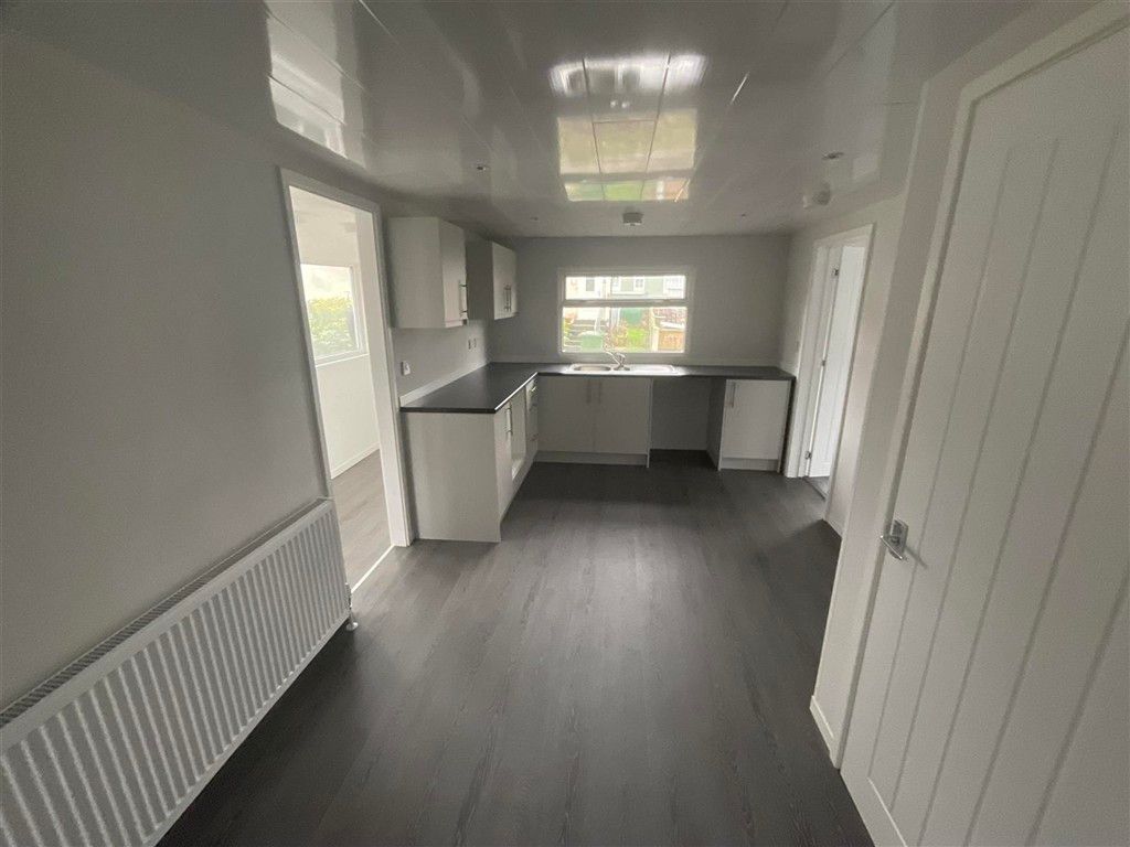 Property photo 2 of 4 Kitchen