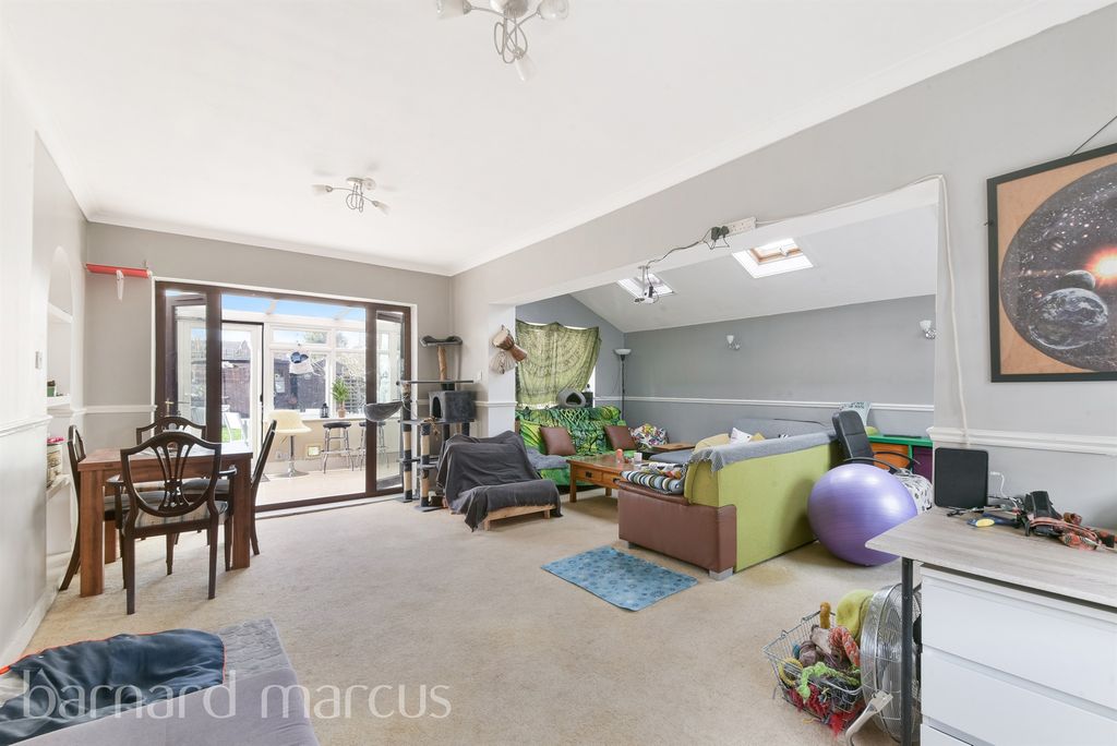 Property photo 2 of 11