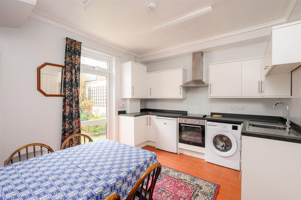 Property photo 3 of 14 Kitchen