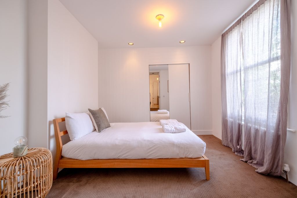 Property photo 3 of 31