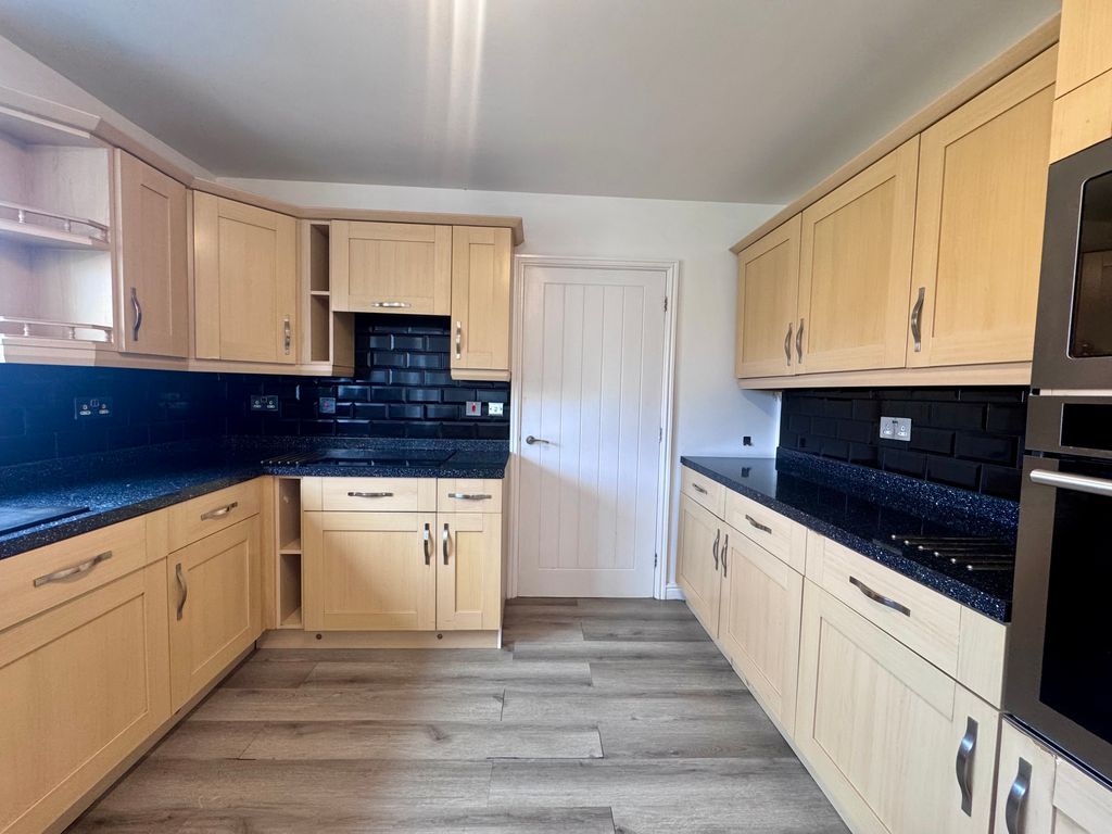 Property photo 3 of 19 Img_2411