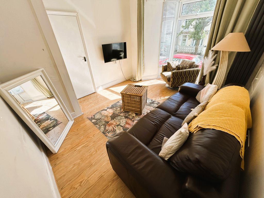 Property photo 3 of 17