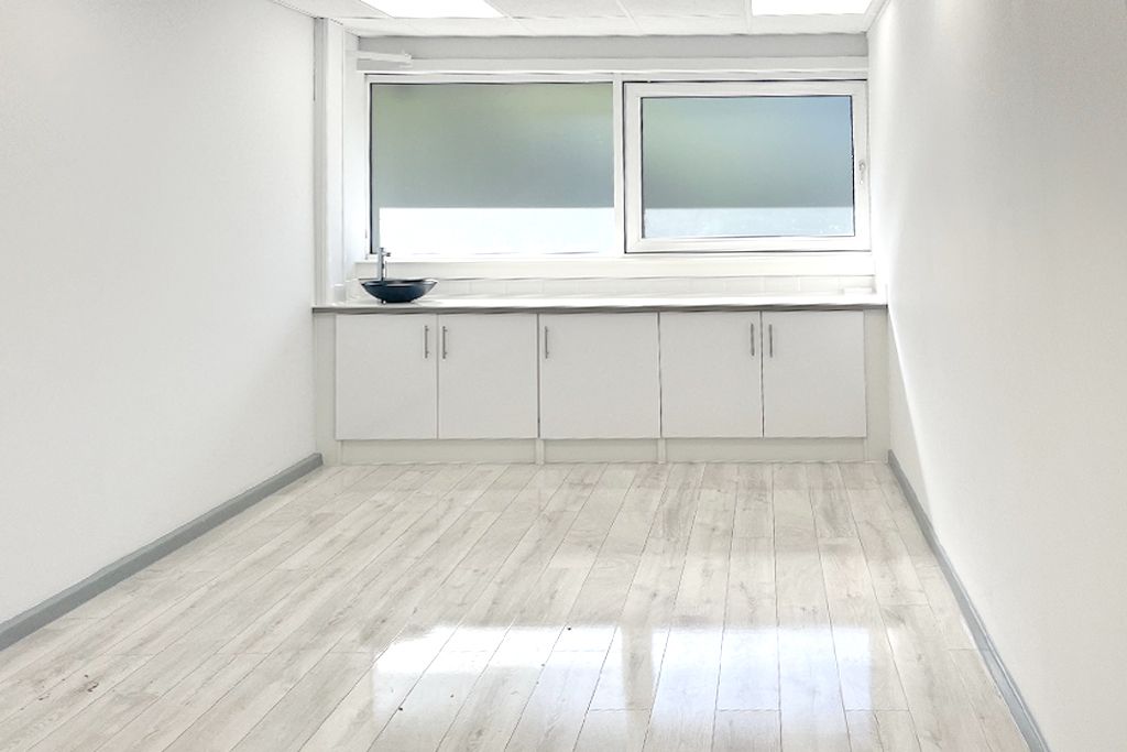 Property photo 3 of 12 Treatment Room 3