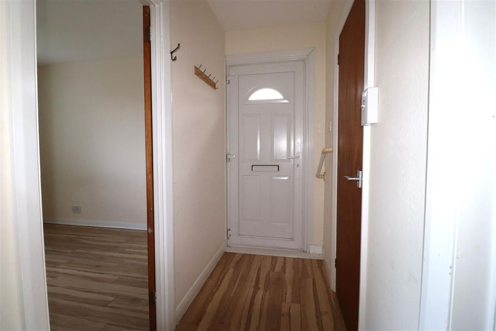 Property photo 2 of 30 Hall (2).Jpg