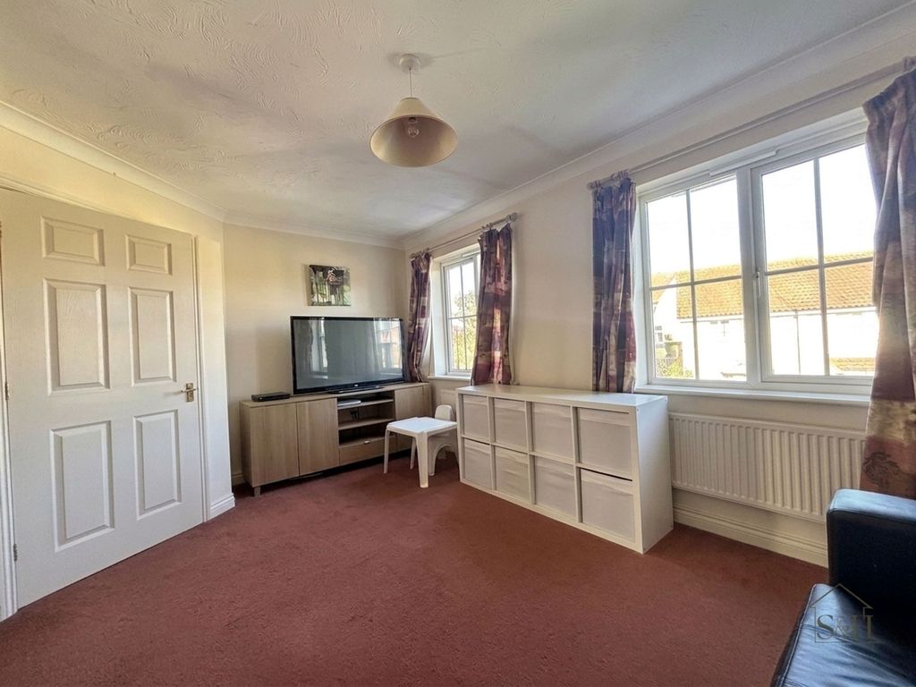 Property photo 3 of 7
