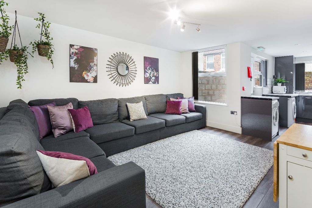 Property photo 3 of 24