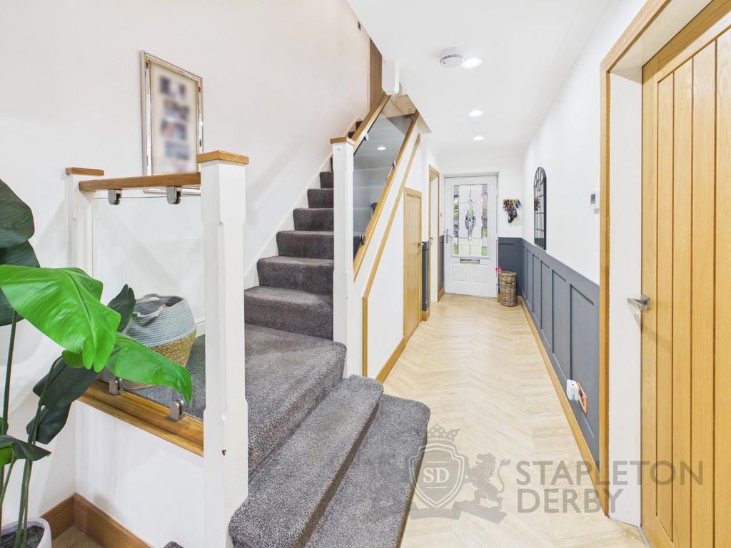 Property photo 2 of 38 Cam04720G0-Pr0200-Still004.Jpg