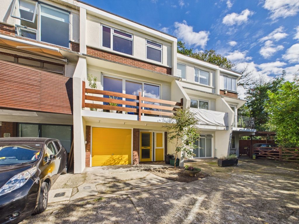 Property photo 1 of 18 5567890