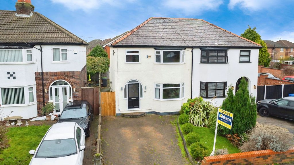 Property photo 1 of 32