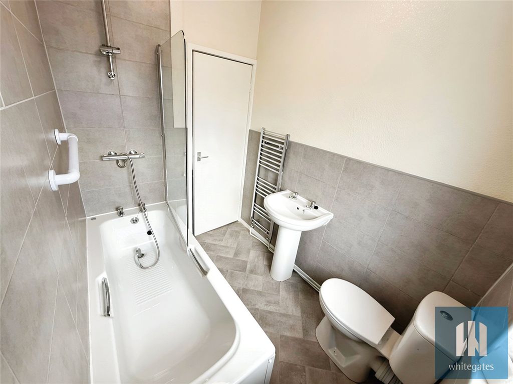 Property photo 3 of 7 Picture No. 06