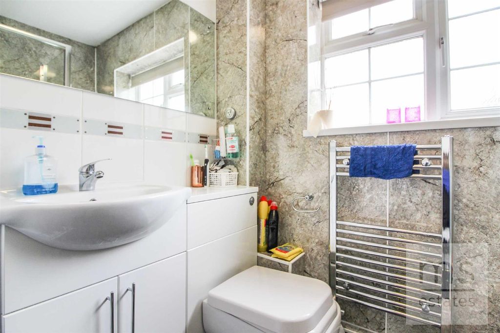 Property photo 3 of 6