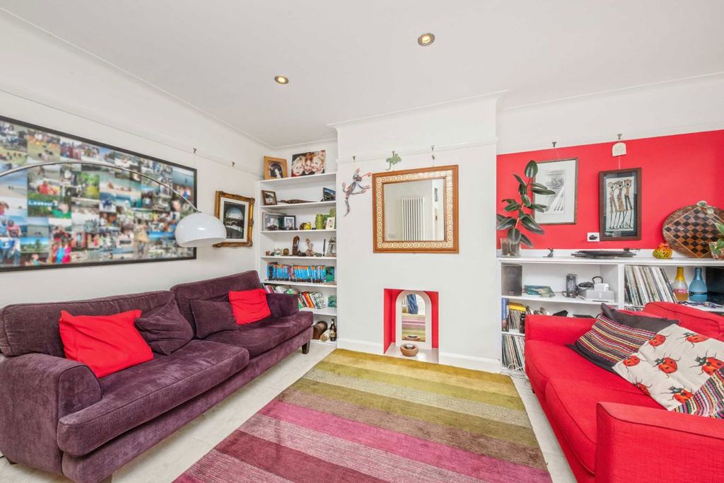Property photo 3 of 7