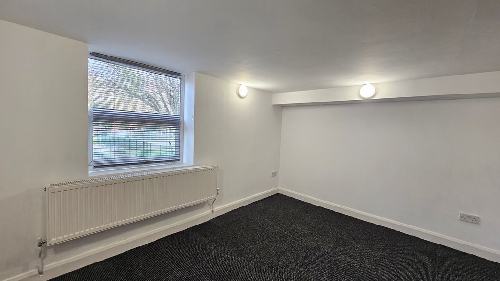 Property photo 3 of 4