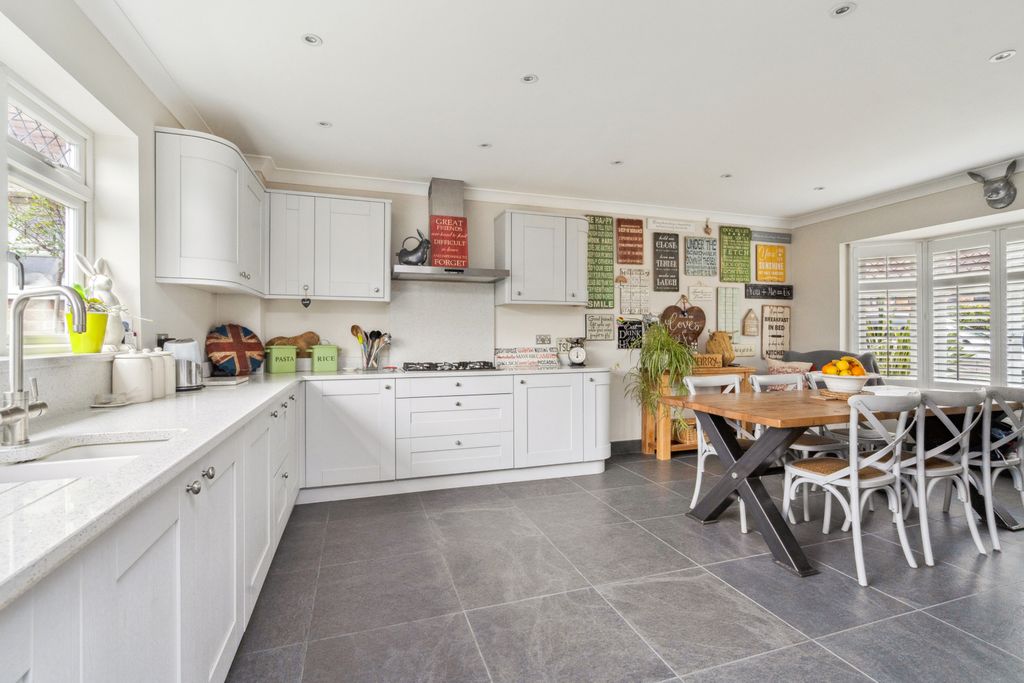 Property photo 2 of 24 Picture No. 06