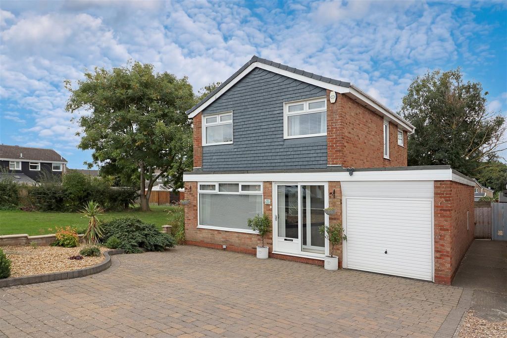 Property photo 1 of 11 External