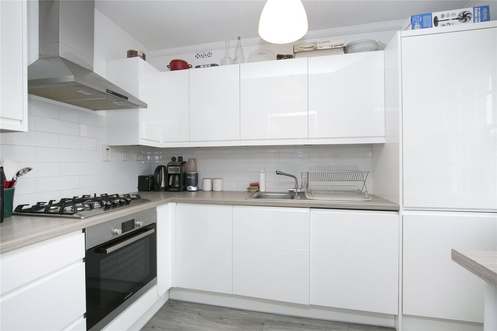 Property photo 2 of 8 Kitchen
