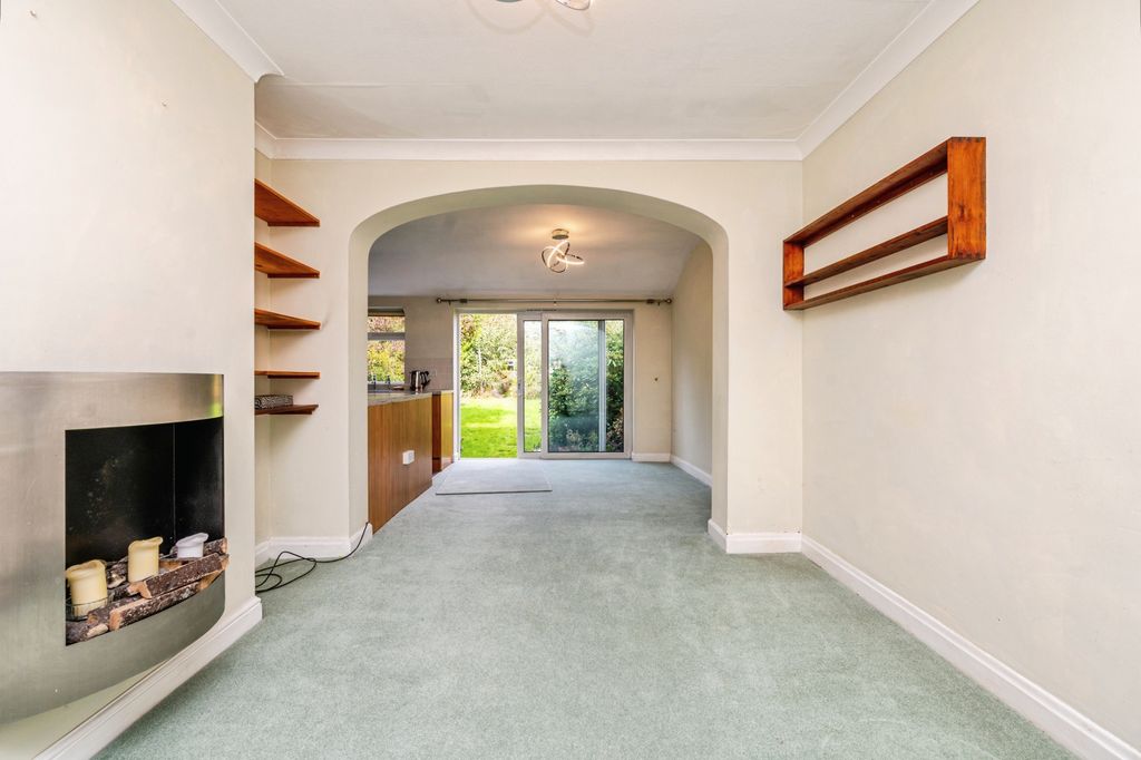 Property photo 3 of 21 Living / Dining Room