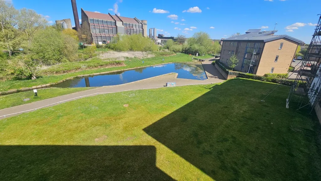 Apartment in Northampton NN4, Far Cotton and Delapre - View 3