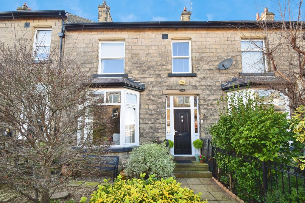 Property photo 1 of 18 Dcb14719-Front 201