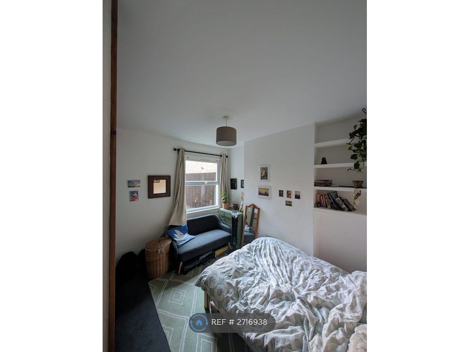 Property photo 2 of 14 Bedroom