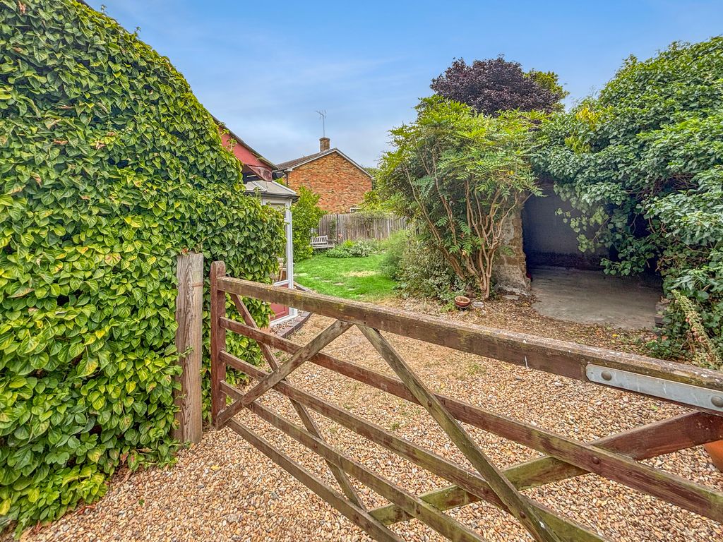Property photo 2 of 35 c74F39Bb0Ed089B298Ae2E2Af487B0895c55A0Af