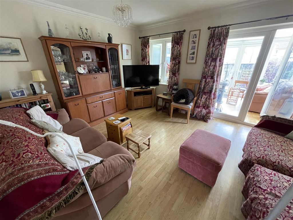 Property photo 2 of 10