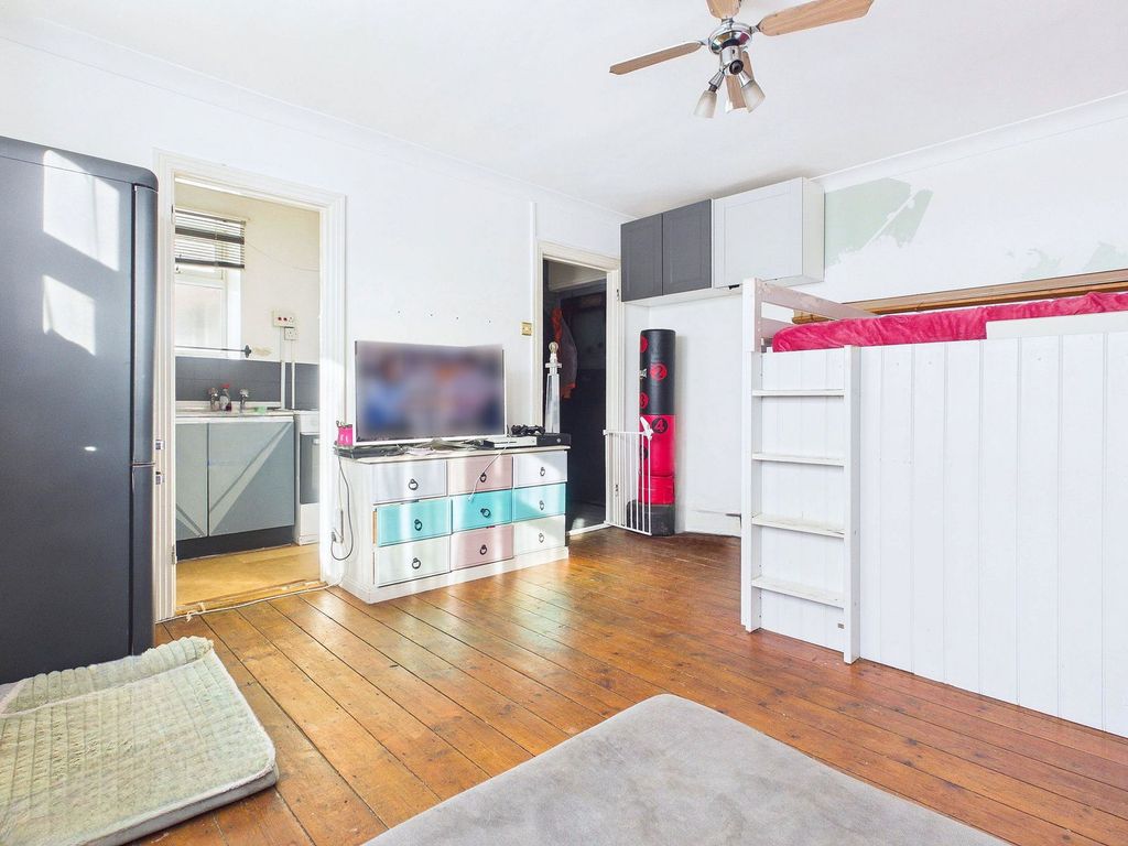 Property photo 1 of 5