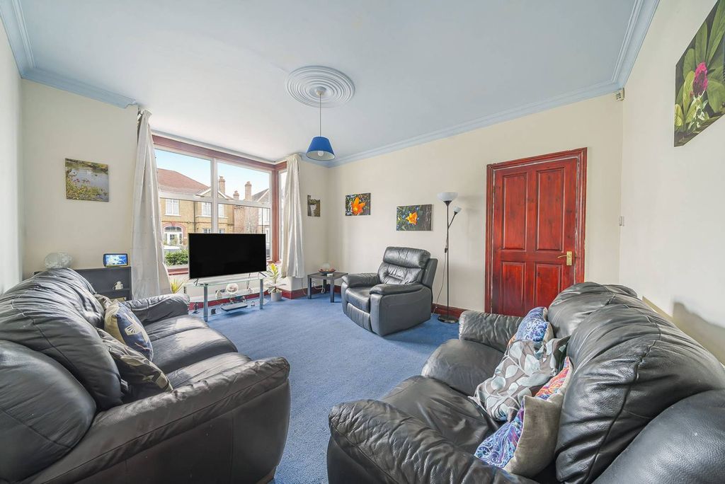 Property photo 3 of 18