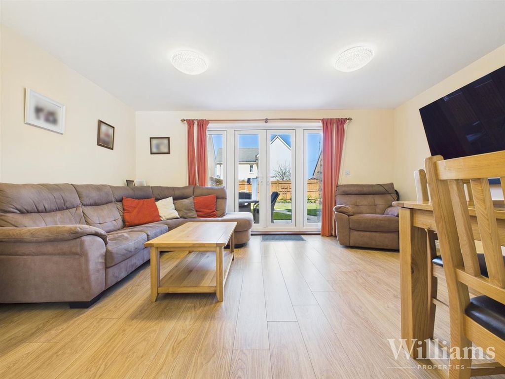 Property photo 3 of 20 Cam02861G0-Pr0371-Still001.Jpg