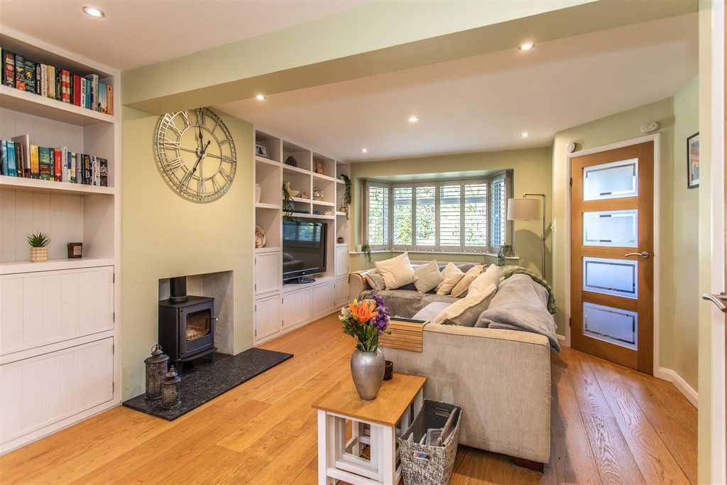 Property photo 2 of 18