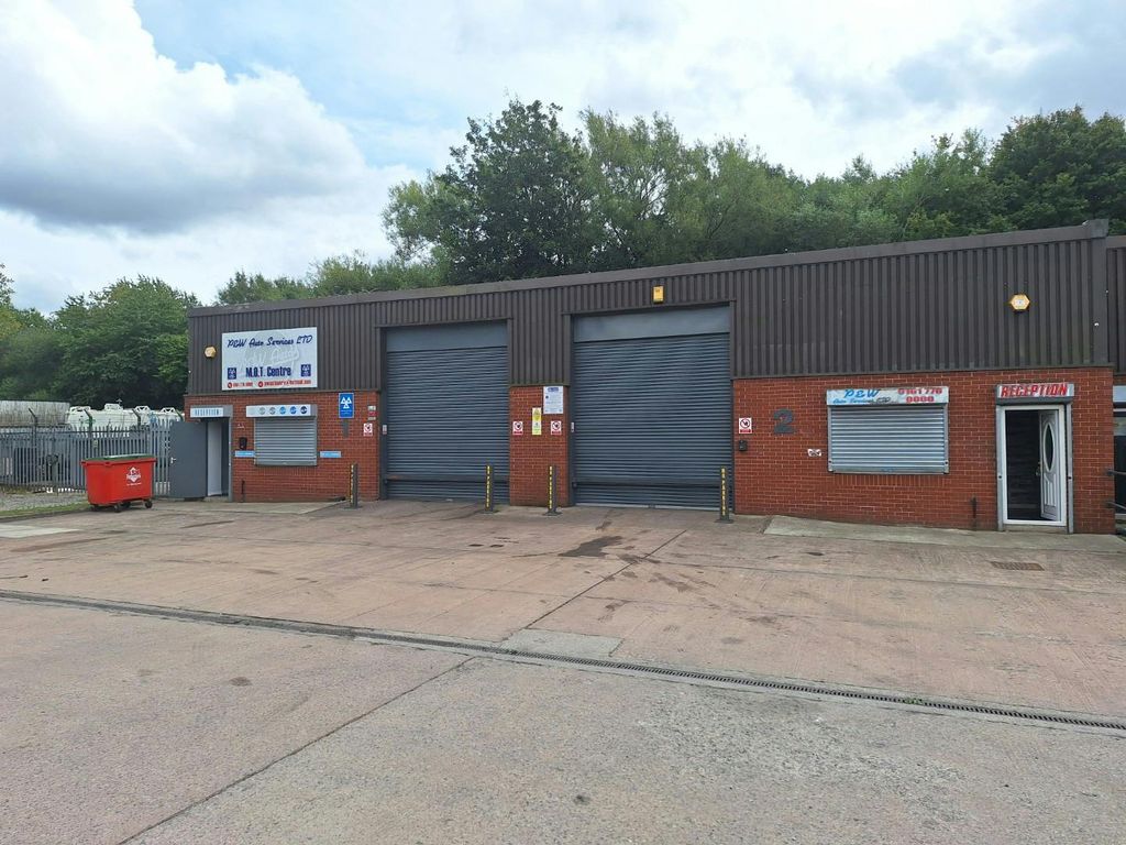 Property photo 2 of 4 Thames Trading Estate Irlam  2.Jpg