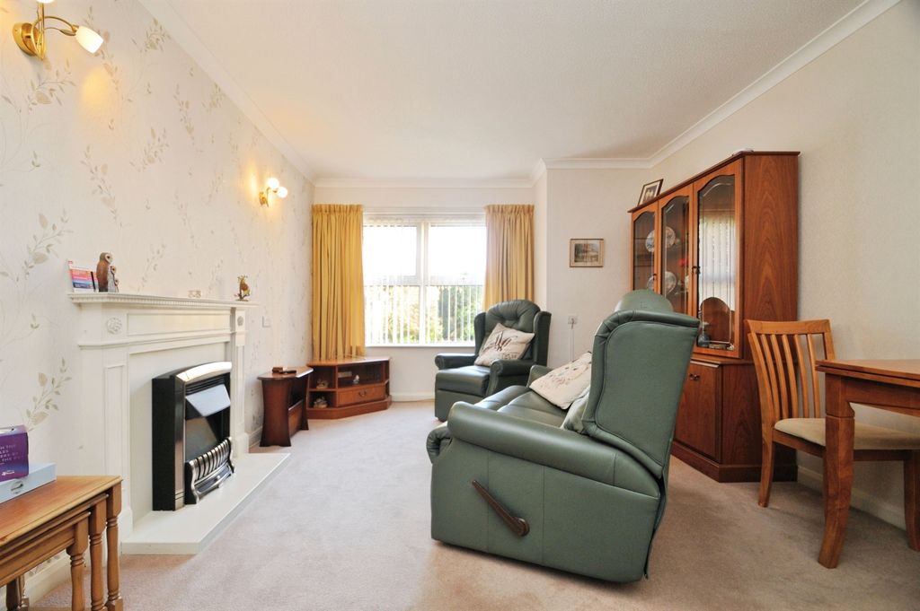Property photo 2 of 14