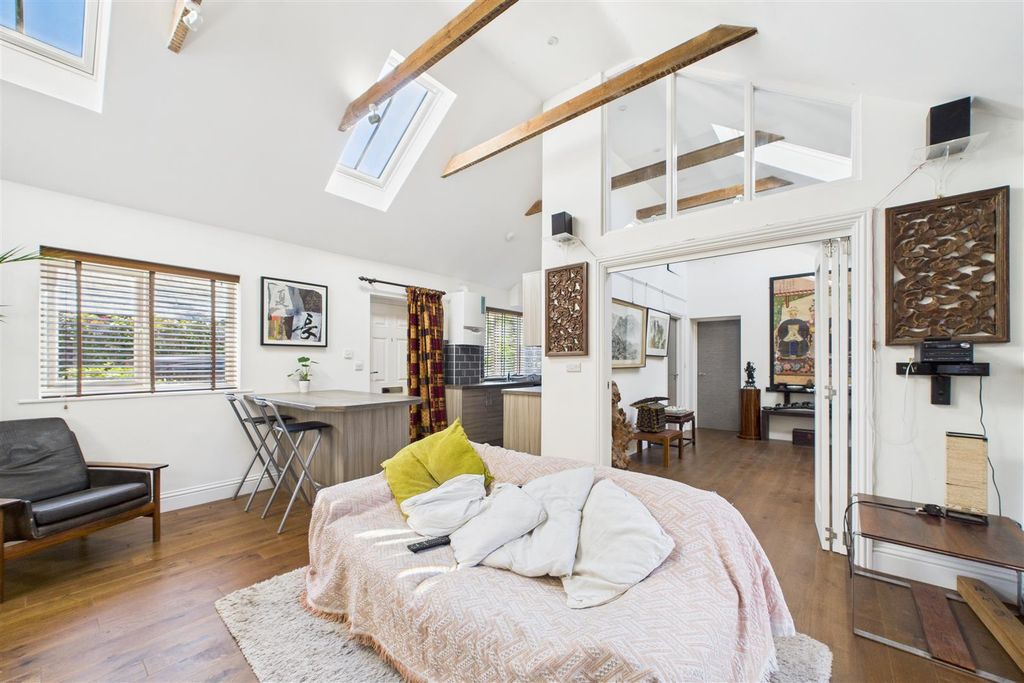 Property photo 2 of 16 Living Room