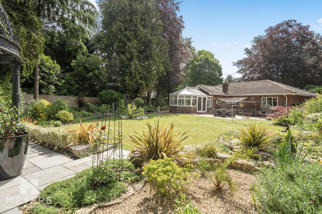 Property photo 1 of 25