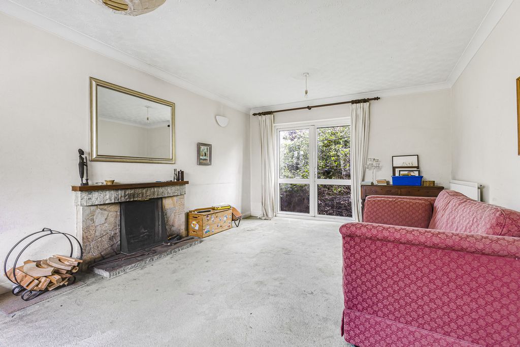 Property photo 2 of 13