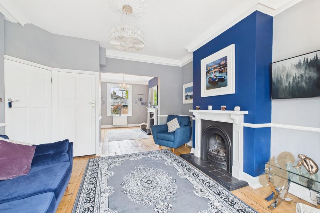 Property photo 2 of 30 Cam01659G0-Pr0583-Still031.Jpg