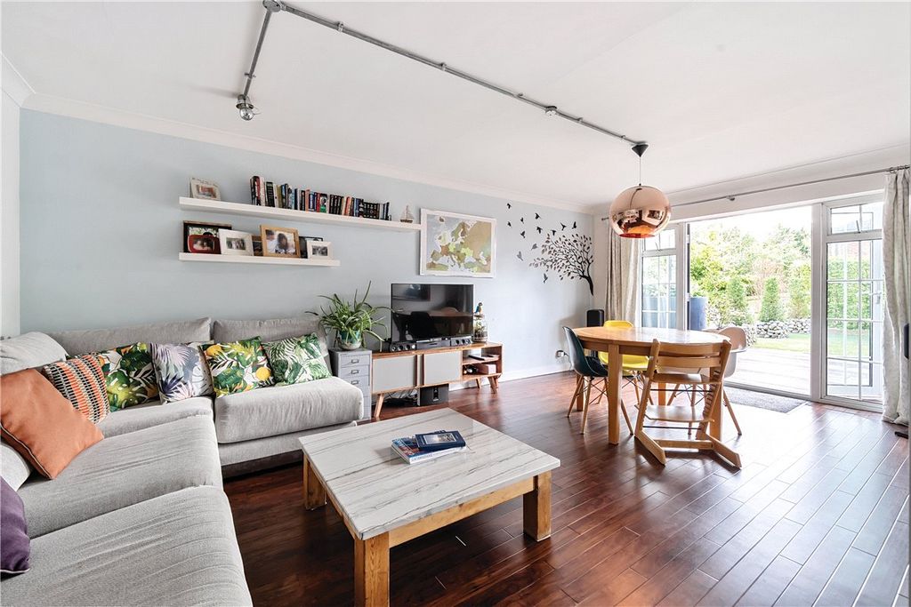 Property photo 2 of 9 Sitting Room