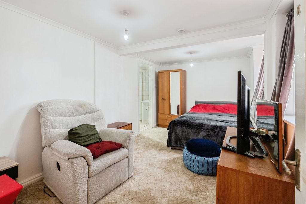 Property photo 2 of 25 Pbox-Img.Jpg