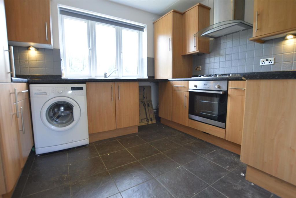Property photo 3 of 8 Kitchen.Jpg