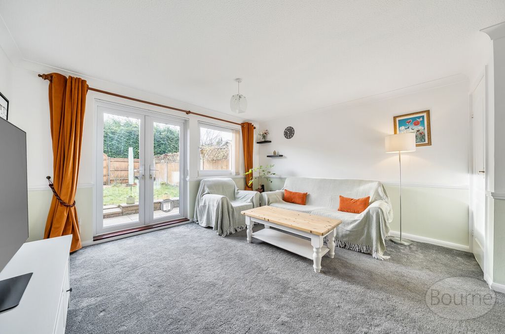 Property photo 3 of 17 65E38E36-d518-47B...