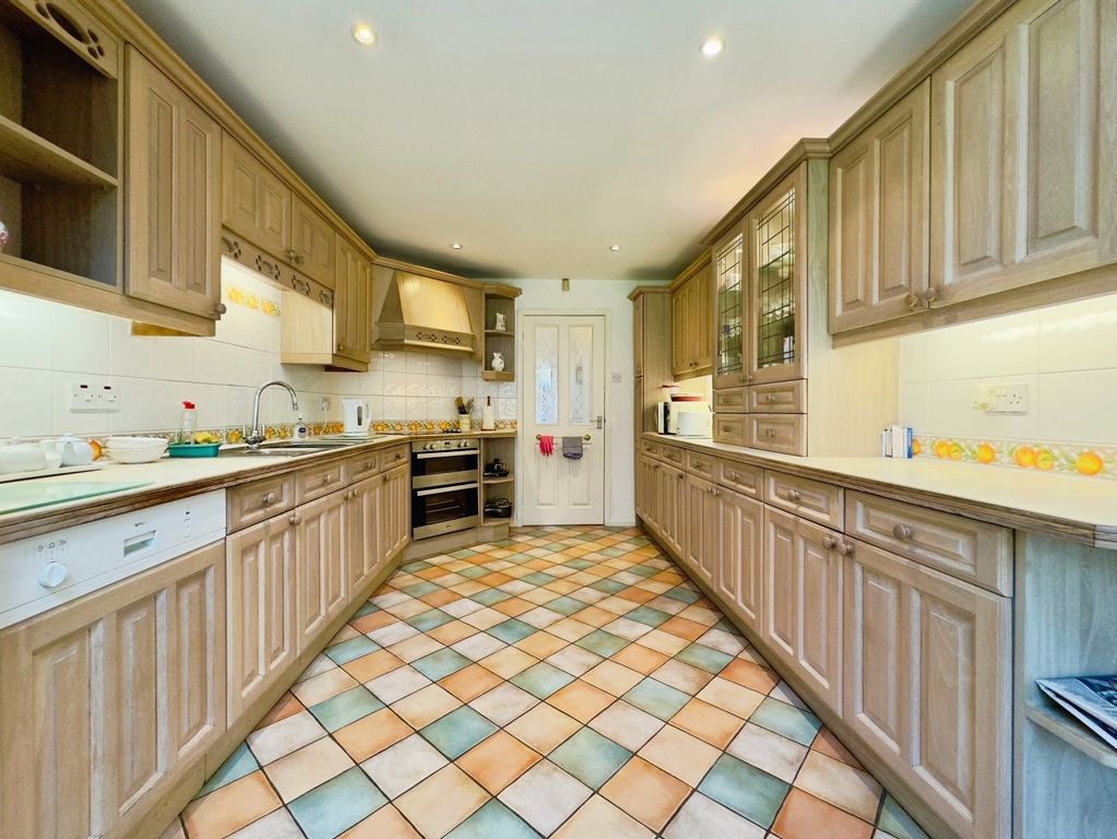 Property photo 3 of 40