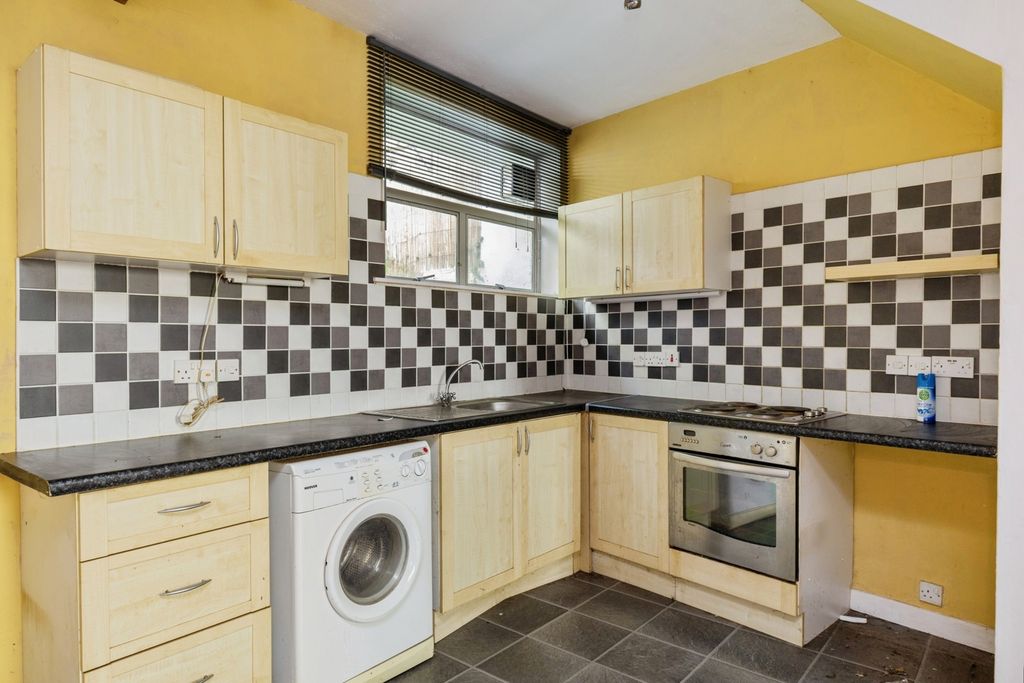 Property photo 2 of 20 Pbox-Img.Jpg