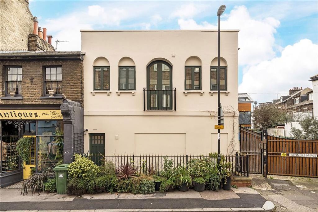 Property photo 1 of 7