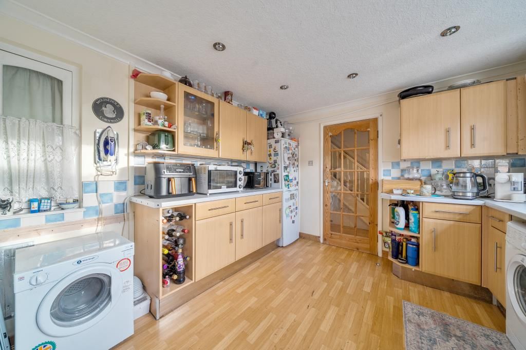 Property photo 2 of 20 Kitchen