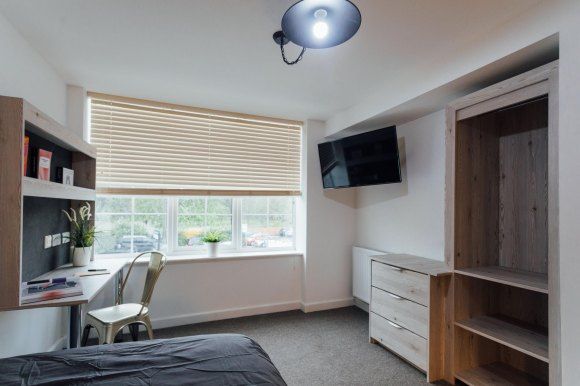 Property photo 1 of 5 8690974.Jpg