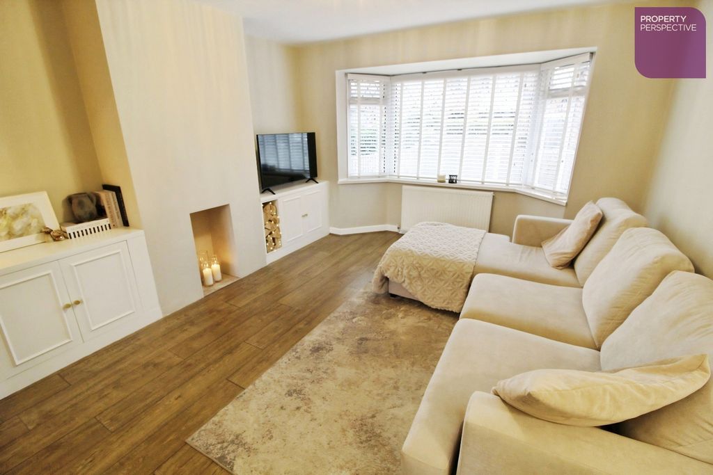 Property photo 2 of 10 Lounge