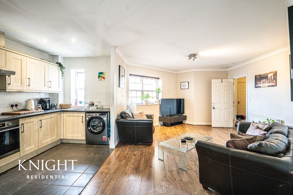 Property photo 3 of 12
